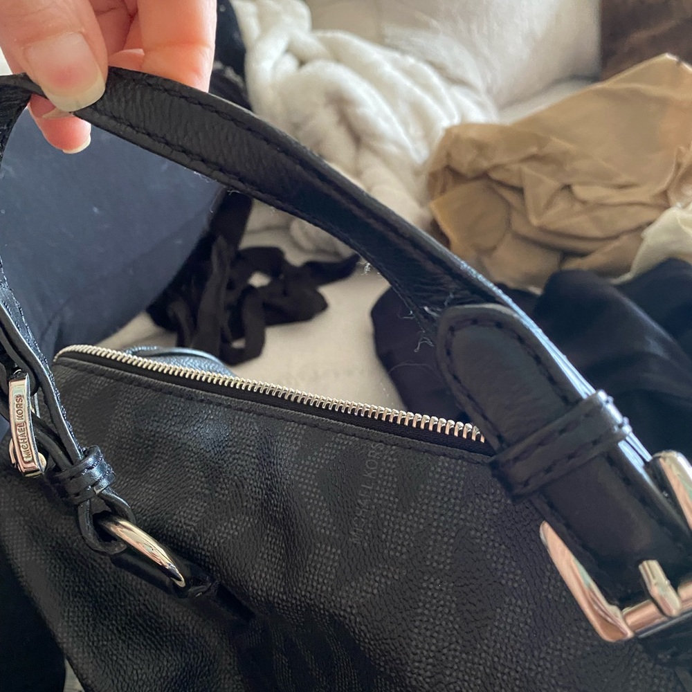 Black Michael kors satchel with silver hardware - Picture 9 of 11